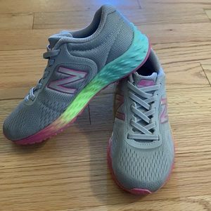 Brand New Girls New-balance slide on Sneakers